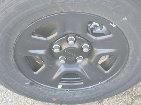 New 2026 Jeep Gladiator Sport image 18