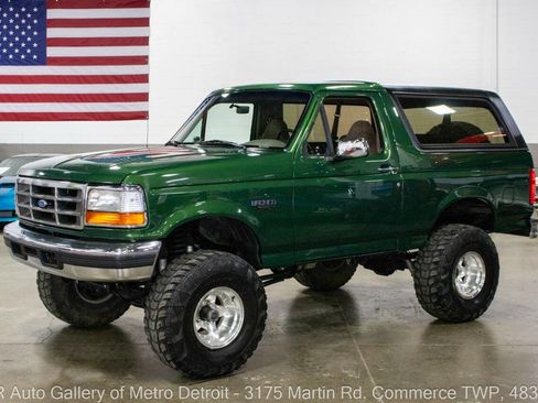 Used 1996 Ford Bronco XLT image 1