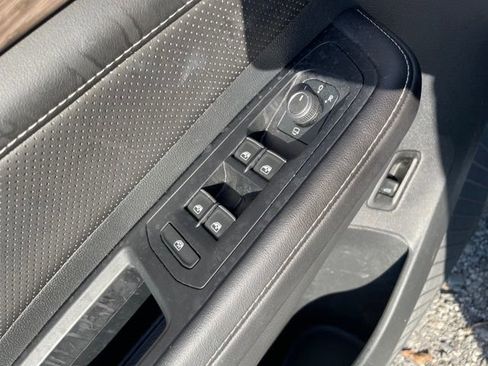 Used 2025 Volkswagen Atlas SEL Premium R-Line image 11