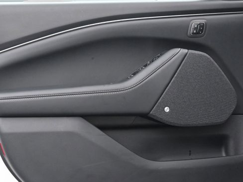 Used 2025 Ford Mustang Mach-E Premium image 37