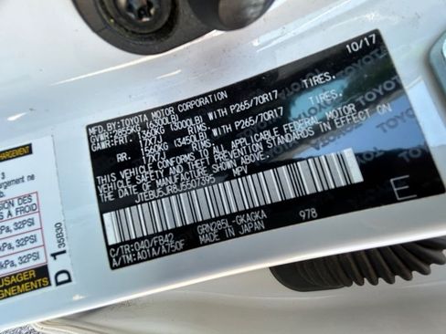 Used 2018 Toyota 4Runner SR5 AWD/4WD image 20
