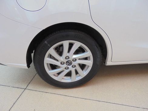 Used 2015 MAZDA MAZDA5 Sport FWD image 24