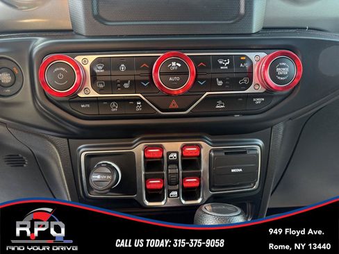Used 2021 Jeep Gladiator Sport AWD/4WD image 17