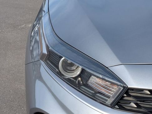 Used 2022 Kia Forte LXS image 8