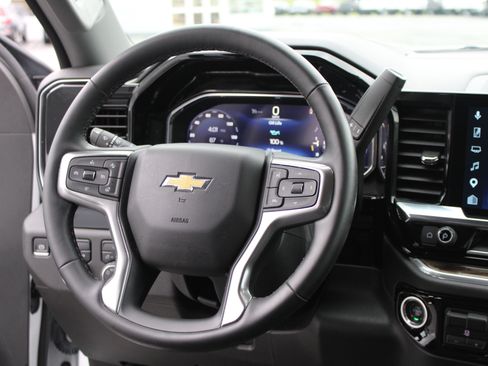 Used 2025 Chevrolet Silverado 1500 LT AWD/4WD image 22