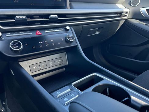 Used 2025 Hyundai Sonata SEL FWD image 42