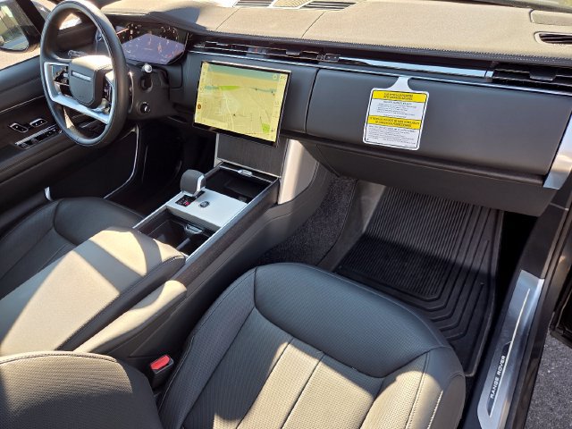 Used 2025 Land Rover Range Rover SE AWD/4WD image 27