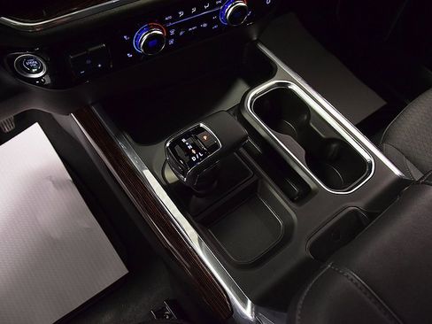 Used 2024 GMC Sierra 1500 Elevation image 24