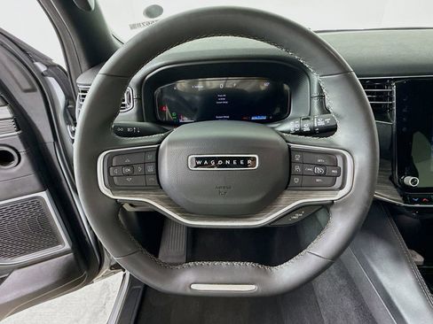 Used 2024 Jeep Wagoneer Series II AWD/4WD image 10