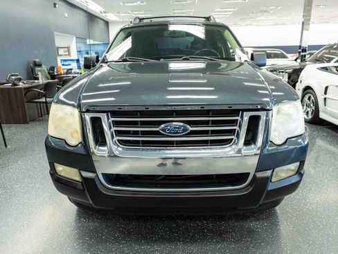Used 2010 Ford Explorer Sport Trac XLT RWD image 2