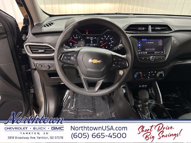 Used 2023 Chevrolet TrailBlazer LS FWD image 13