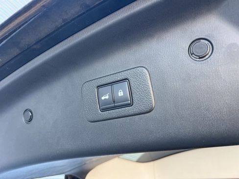 Used 2023 Nissan Armada SL w/ Captain's Chairs Package image 42