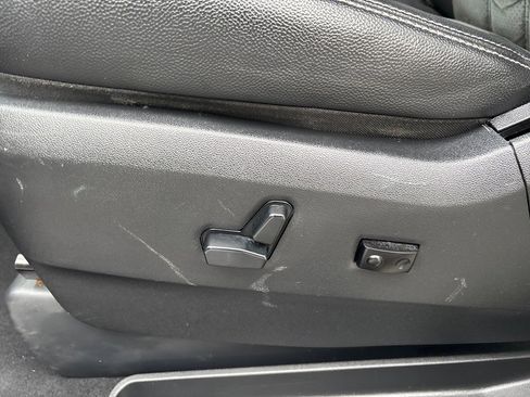 Used 2019 Dodge Grand Caravan SXT image 13