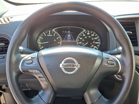 Used 2020 Nissan Pathfinder S image 20
