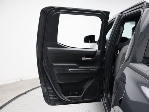 Certified 2025 Toyota Tacoma TRD Off-Road image 21