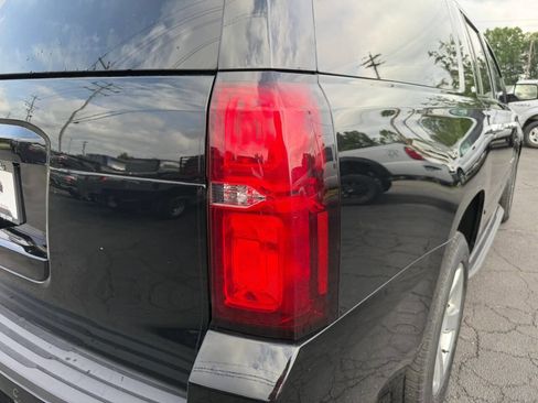 Used 2017 Chevrolet Suburban LT AWD/4WD image 78