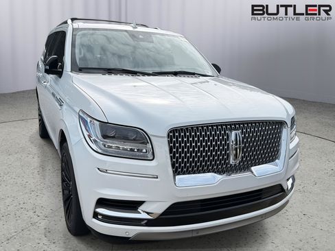 Used 2021 Lincoln Navigator Reserve w/ Luxury Package RWD image 4