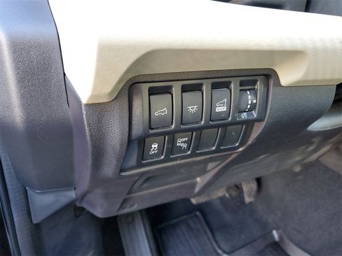 Used 2020 Subaru Ascent Premium w/ Convenience Package image 9