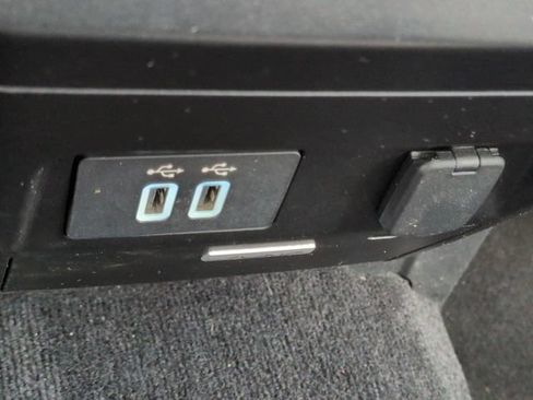 Used 2017 Ford F150 XLT w/ Equipment Group 302A Luxury AWD/4WD image 21