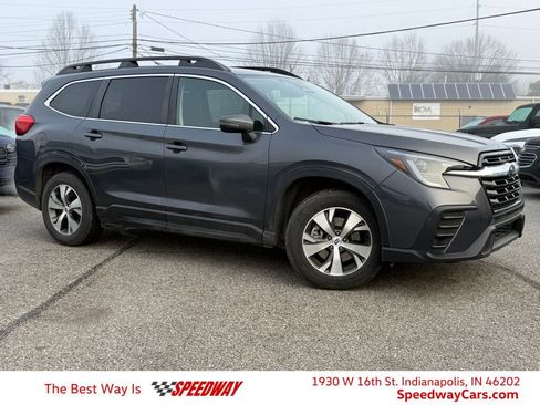 Used 2023 Subaru Ascent Premium w/ Convenience Package image 1