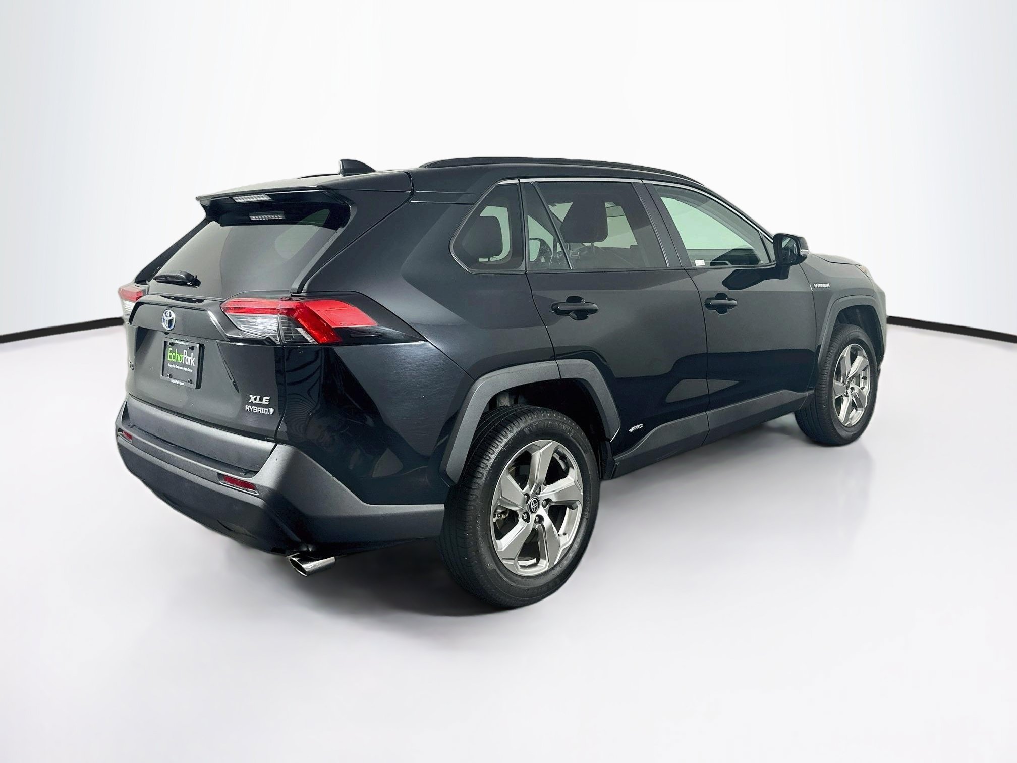 Used 2021 Toyota RAV4 XLE Premium AWD/4WD image 9