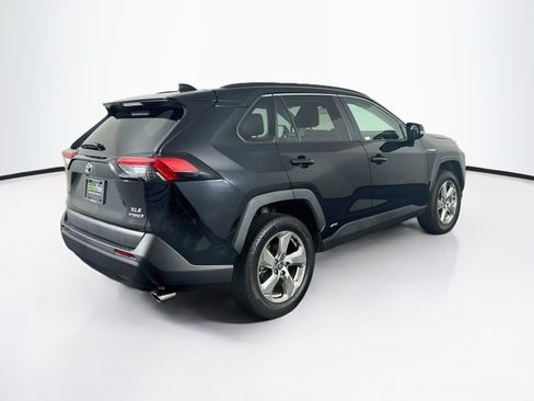 Used 2021 Toyota RAV4 XLE Premium AWD/4WD image 9