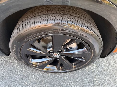 Used 2023 Buick Envision Essence w/ Sport Touring Package image 9