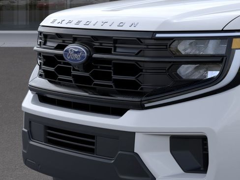 New 2026 Ford Expedition Active image 17