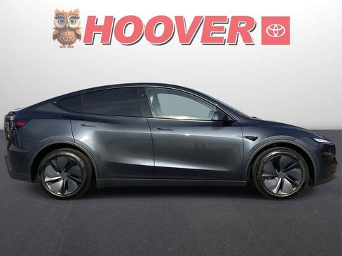 Used 2026 Tesla Model Y 2WD image 2