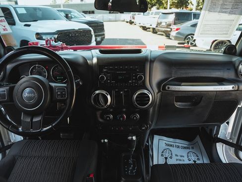 Used 2012 Jeep Wrangler Sahara image 25