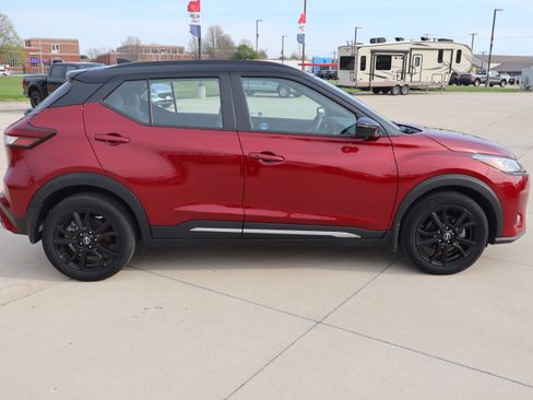 Used 2023 Nissan Kicks SR w/ SR Premium Package image 4