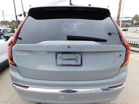 New 2026 Volvo XC90 B6 Plus w/ Protection Package Premier AWD/4WD image 9