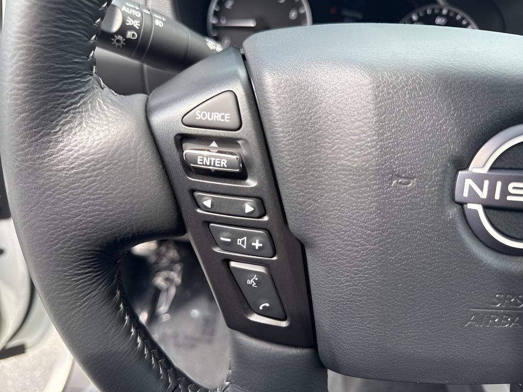Used 2024 Nissan Frontier SV w/ SV Convenience Package RWD image 13