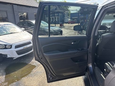 Used 2019 Honda Pilot Elite image 13