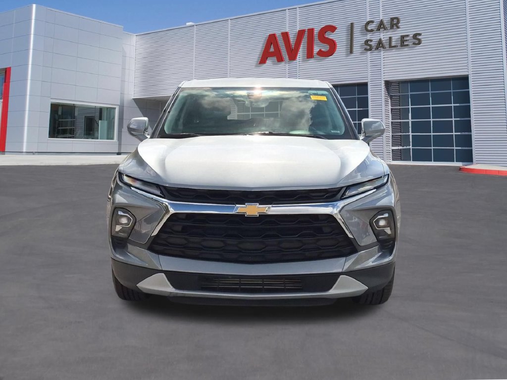Used 2025 Chevrolet Blazer LT AWD/4WD image 2