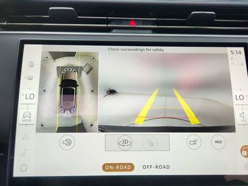 Used 2025 Land Rover Range Rover SE image 43