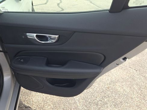 Used 2024 Volvo S60 B5 Core FWD image 8
