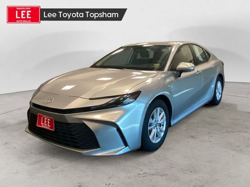 Used 2025 Toyota Camry LE image 1