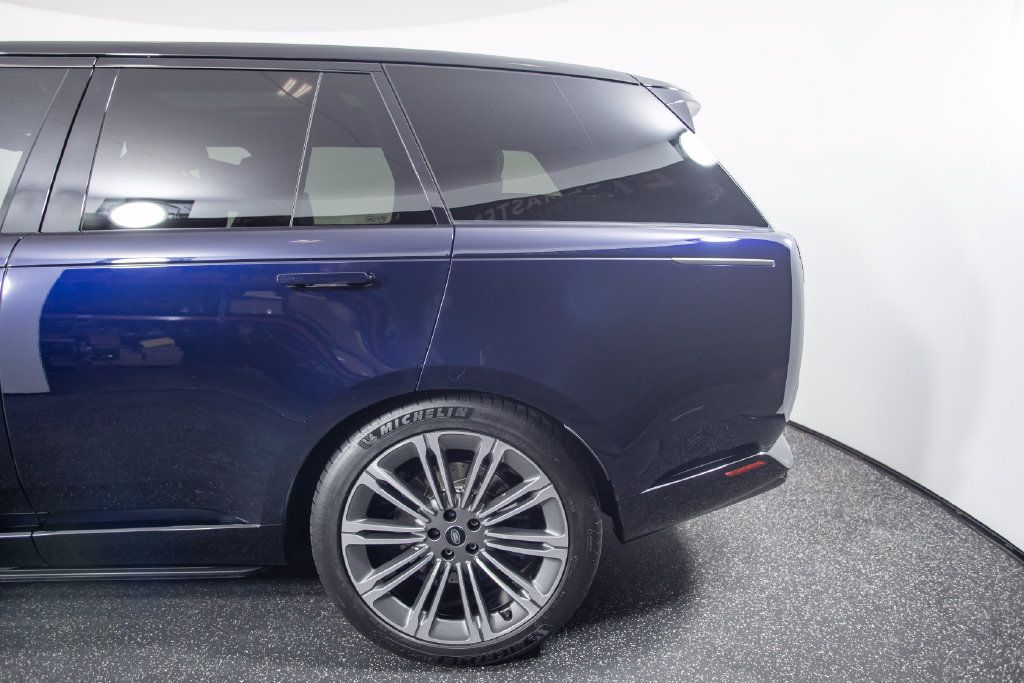 Used 2023 Land Rover Range Rover SE AWD/4WD image 15