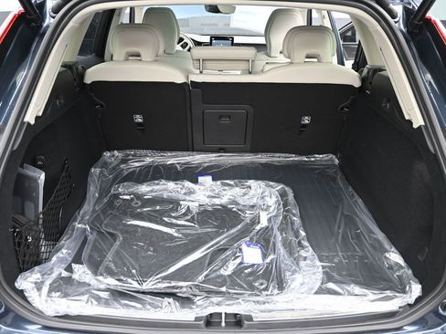 New 2026 Volvo XC60 B5 Ultra w/ Protection Package Premier AWD/4WD image 18