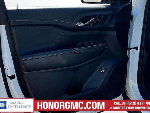 Used 2020 GMC Acadia SLT AWD/4WD image 19