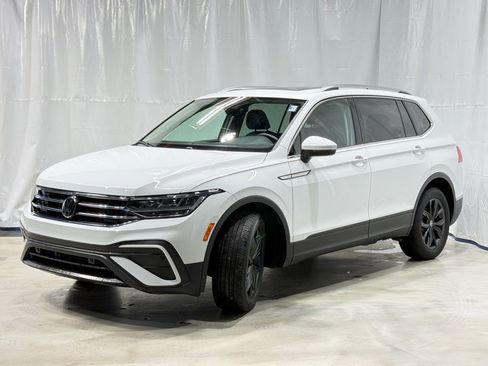 Used 2024 Volkswagen Tiguan SE image 3