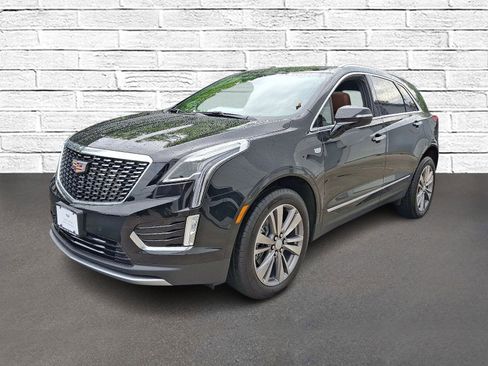 Certified 2025 Cadillac XT5 Premium Luxury image 2