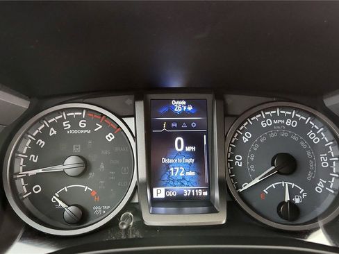 Certified 2023 Toyota Tacoma TRD Off-Road image 25