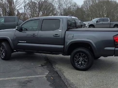 Used 2022 Toyota Tacoma SR5 image 6