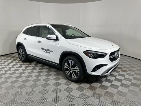 Used 2025 Mercedes-Benz GLA 250 4MATIC image 2