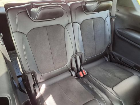 Used 2023 Jeep Grand Cherokee L Laredo RWD image 22