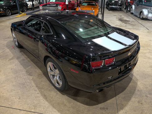 Used 2010 Chevrolet Camaro SS RWD image 16