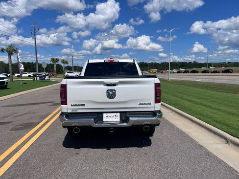 Used 2023 RAM 1500 Laramie AWD/4WD image 5