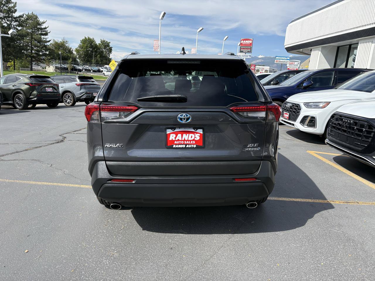 Used 2021 Toyota RAV4 XLE w/ Convenience Package AWD/4WD image 6